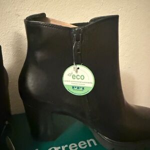 🆕 with tags and box Paul Green Sahara Block Heel Bootie US Size 9 (fits 8.5)